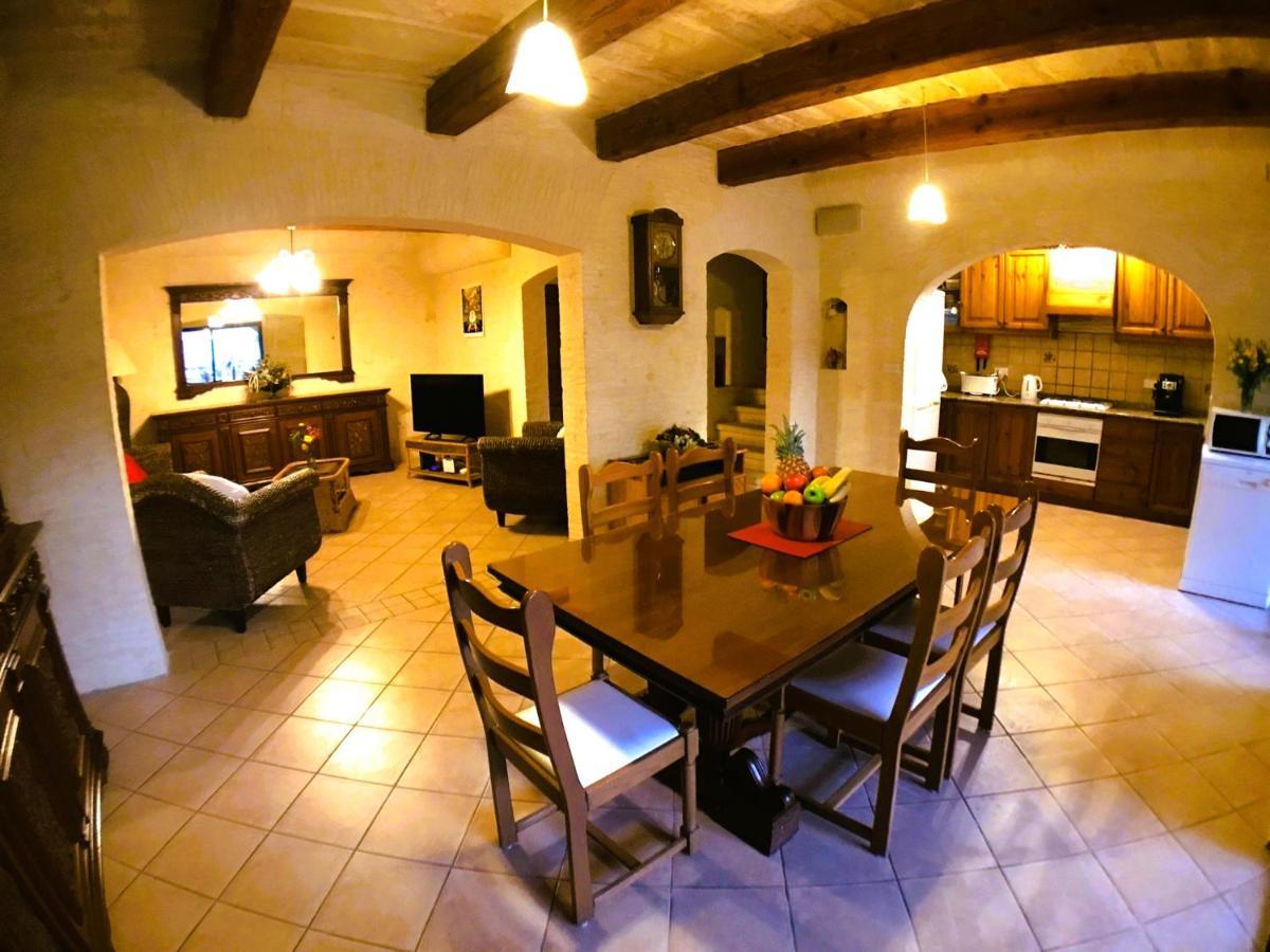 Ad Hoc B&B Il-Pergla Exterior photo